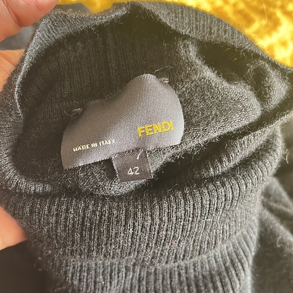 Authentic FENDI cashmere sweater - Picture 6 of 6